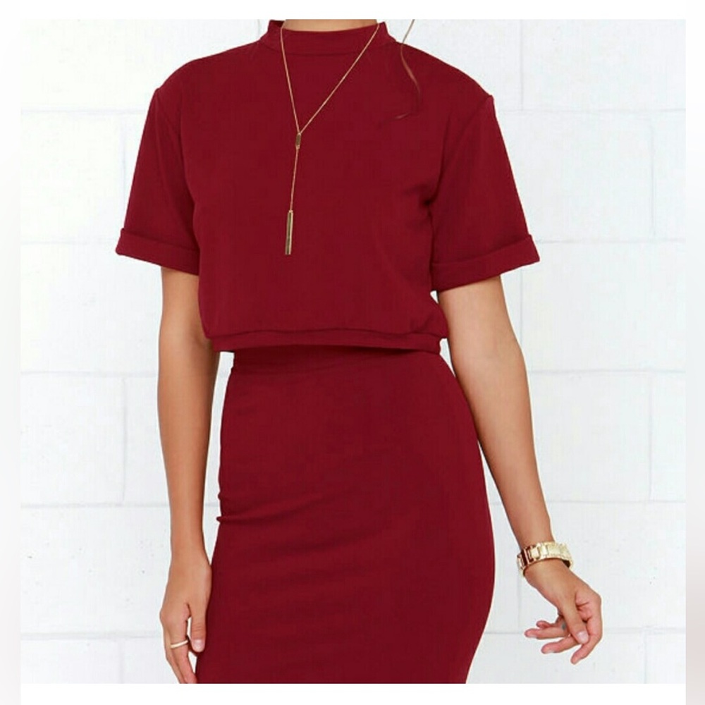 Lulus 2 piece NWOT, gorgeous wine color, never worn